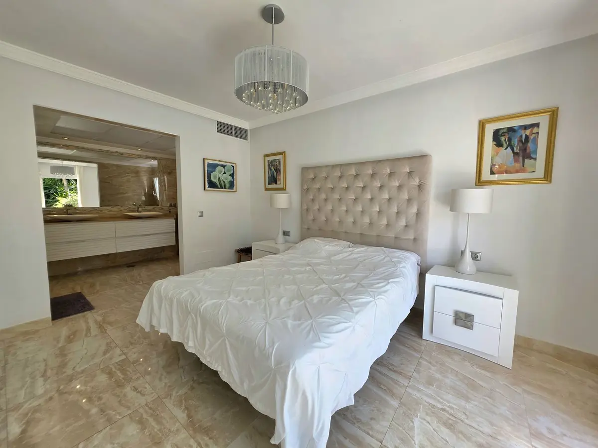 Detached Villa in Elviria