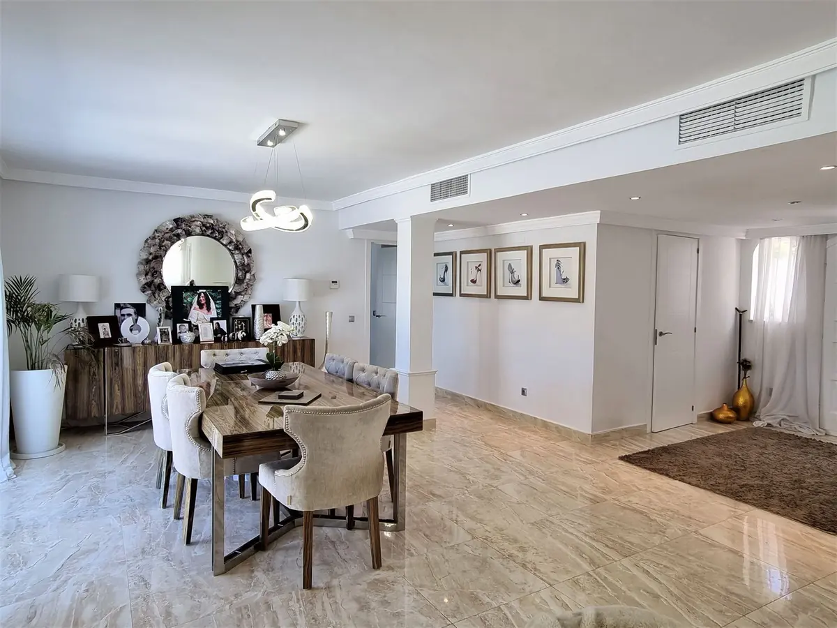 Detached Villa in Elviria