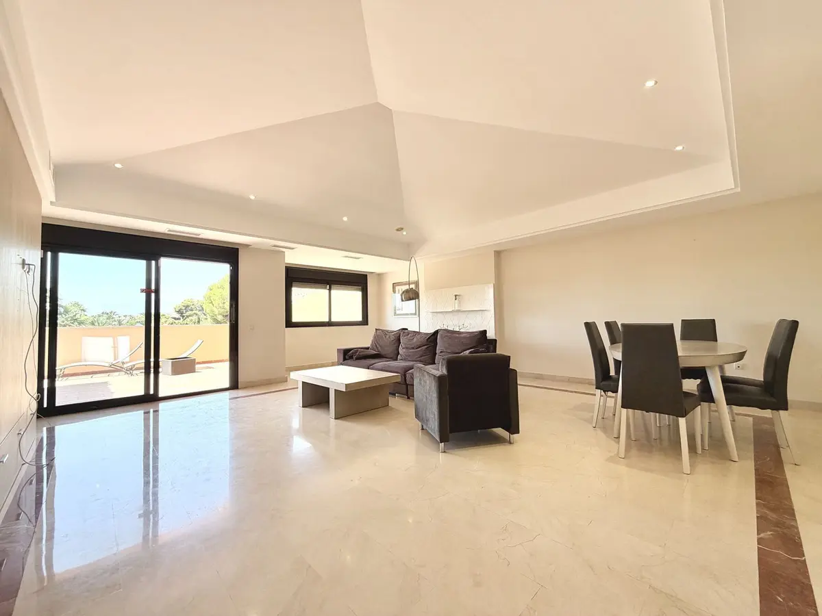 Top Floor Apartment in Puerto Banús