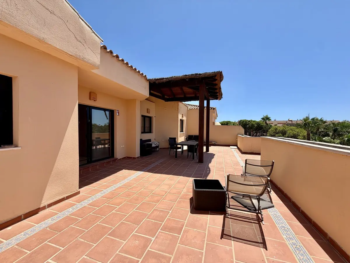 Top Floor Apartment in Puerto Banús