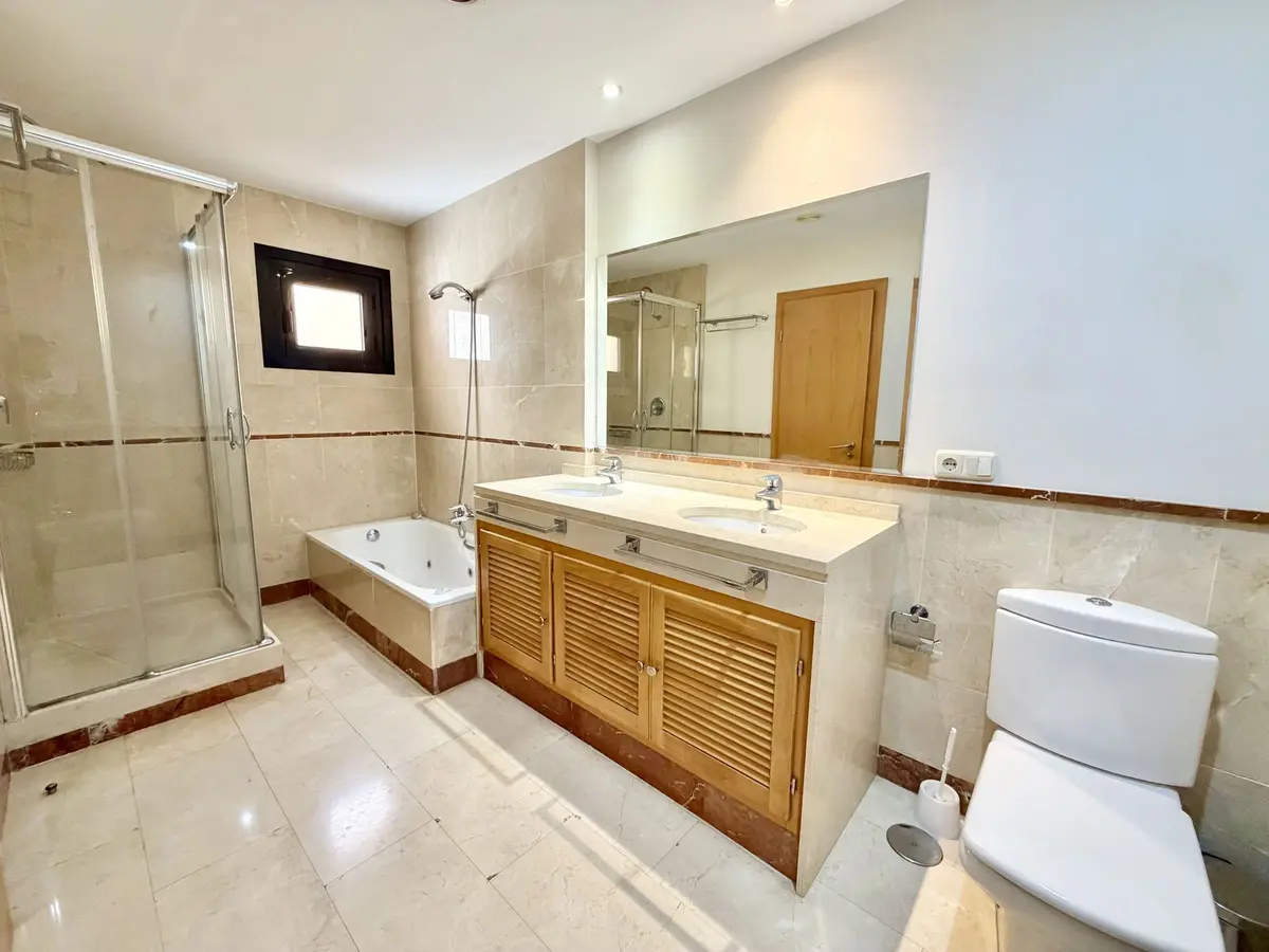 Top Floor Apartment in Puerto Banús