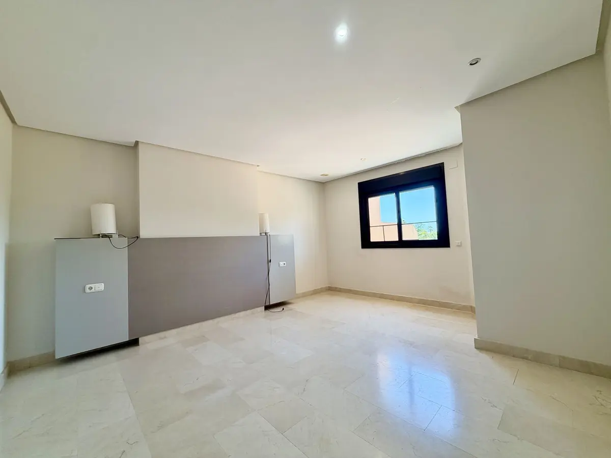 Top Floor Apartment in Puerto Banús