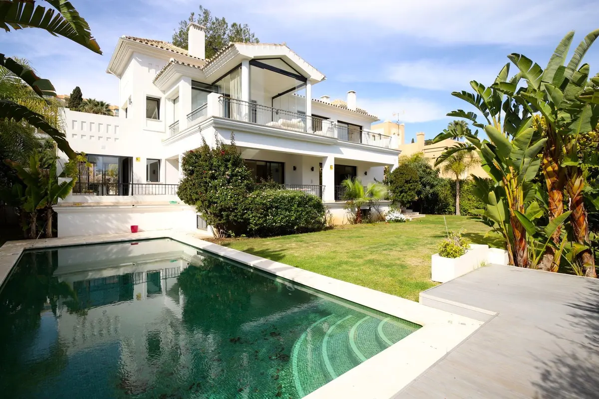 Detached Villa in Nueva Andalucía