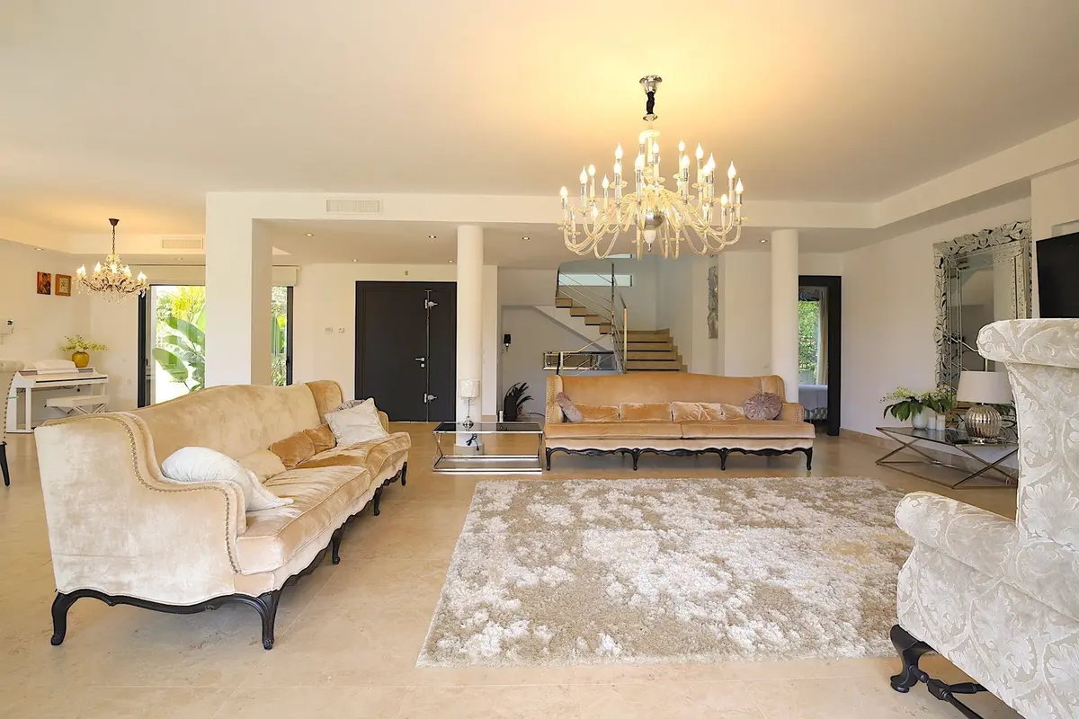 Detached Villa in Nueva Andalucía