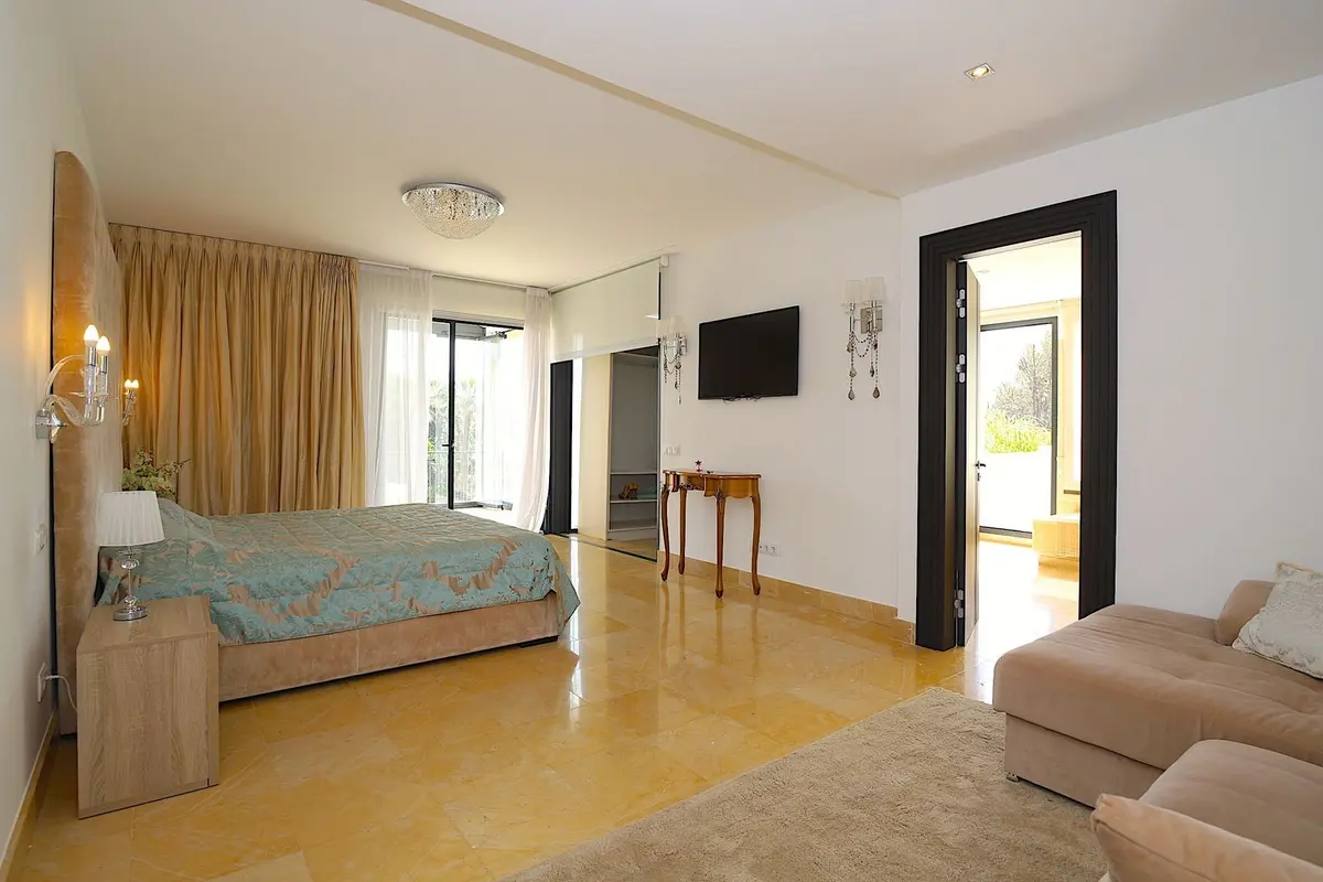 Detached Villa in Nueva Andalucía