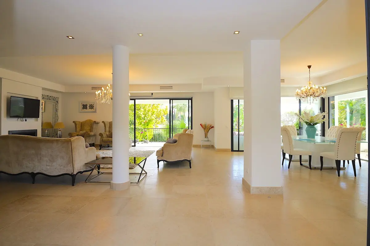 Detached Villa in Nueva Andalucía