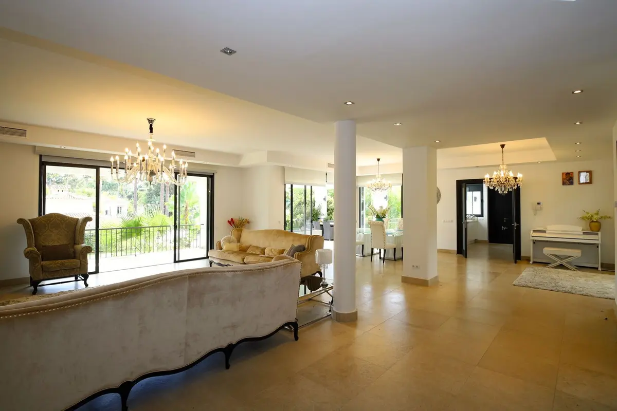 Detached Villa in Nueva Andalucía