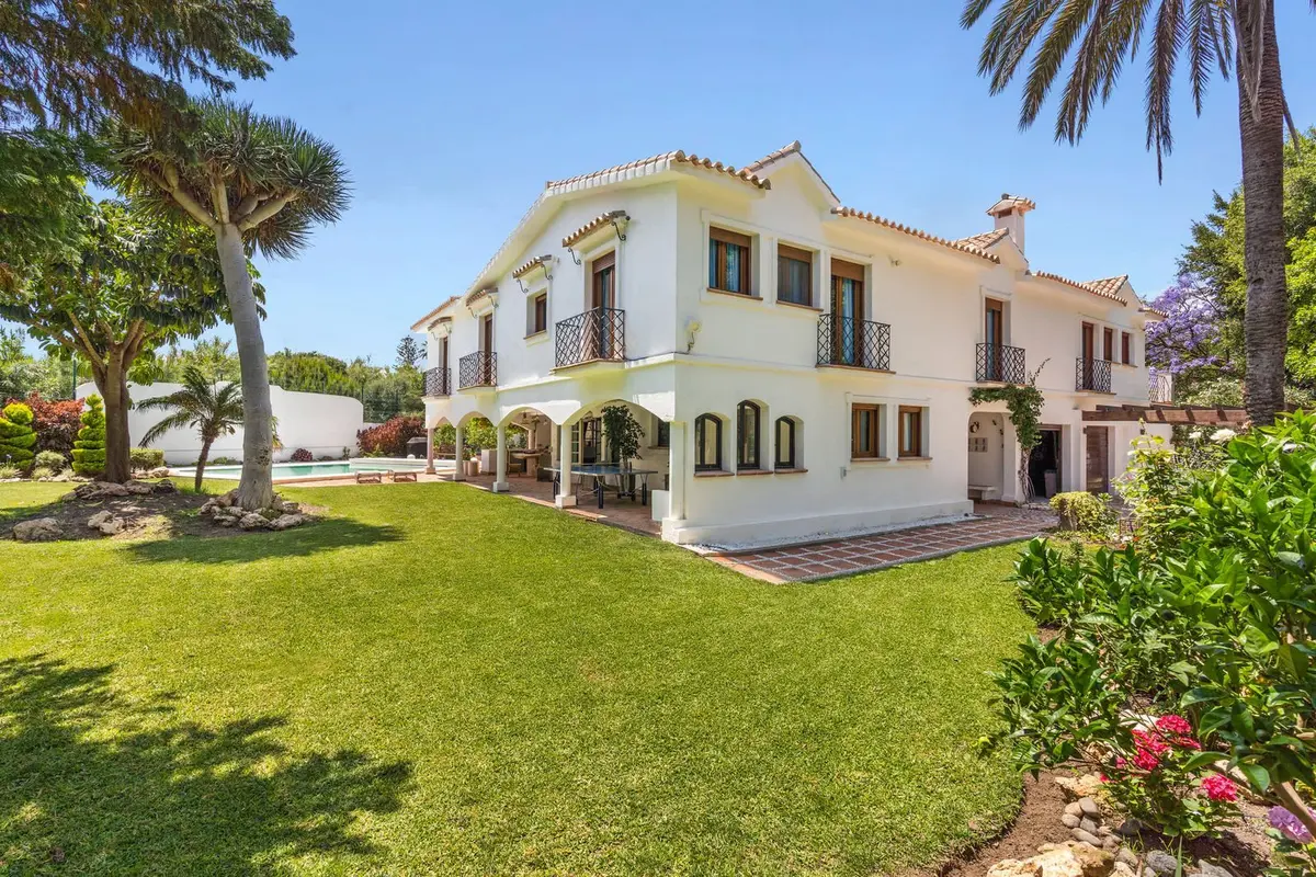 Detached Villa in Guadalmina Baja