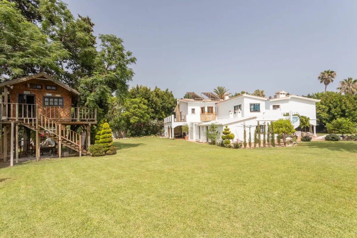 Detached Villa in Guadalmina Baja