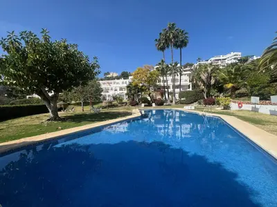 Golf View Townhouse in Benahavís with a 719 m² Plot