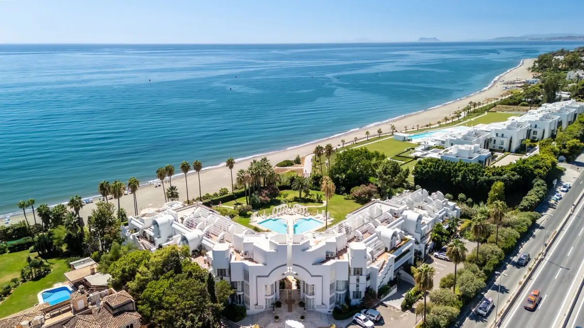 Middle Floor Apartment in Estepona