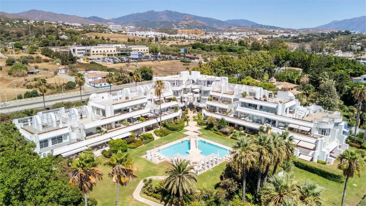 Middle Floor Apartment in Estepona