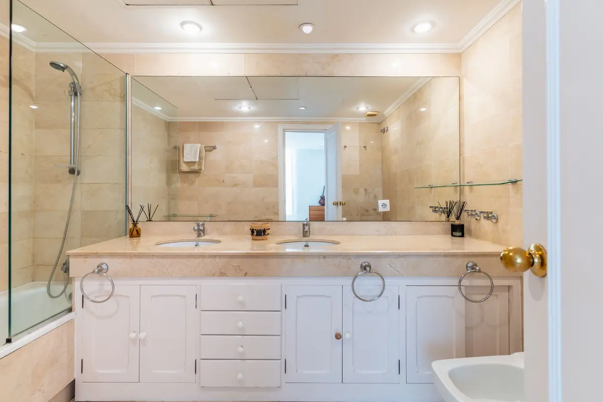 Middle Floor Apartment in Estepona