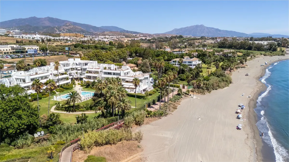 Middle Floor Apartment in Estepona
