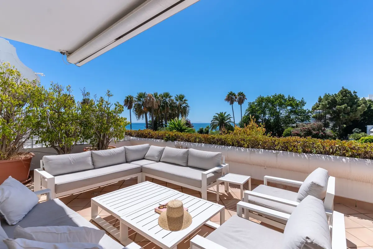 Middle Floor Apartment in Estepona