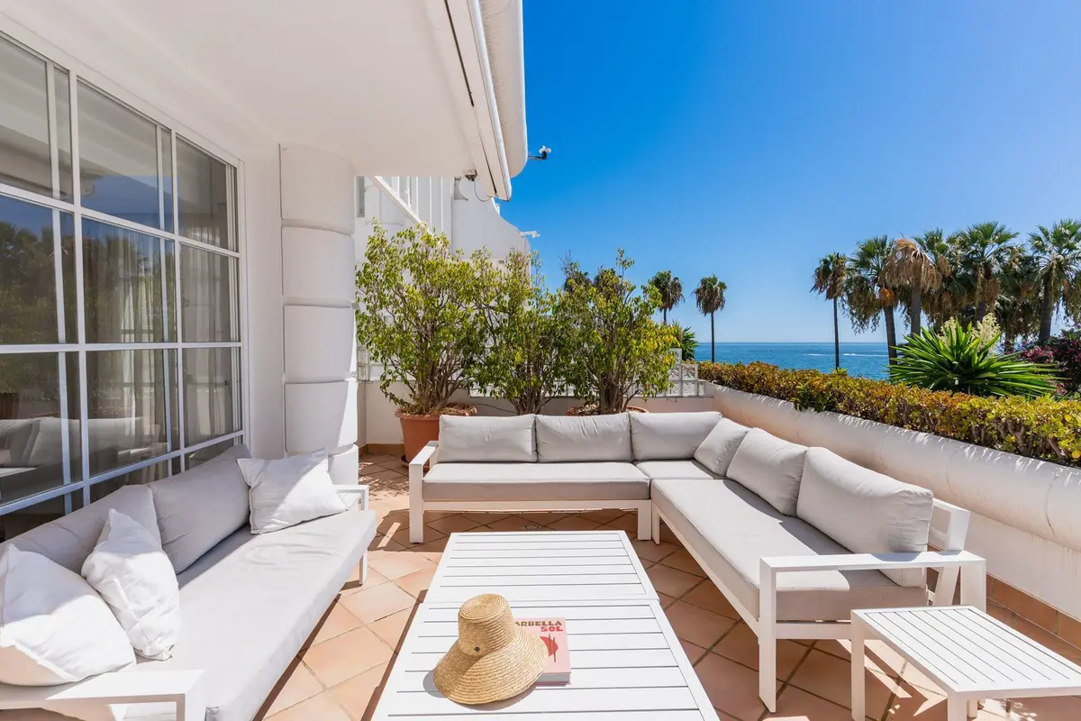 Middle Floor Apartment in Estepona