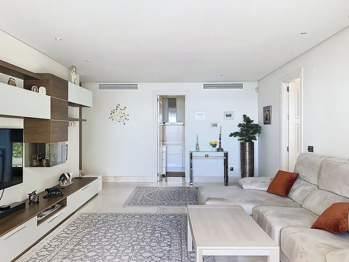 Middle Floor Apartment in Estepona