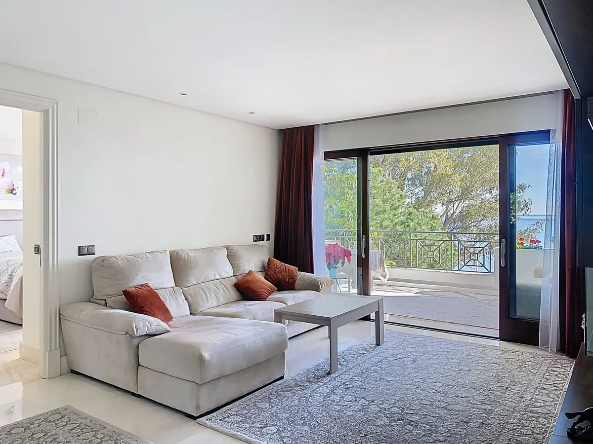Middle Floor Apartment in Estepona