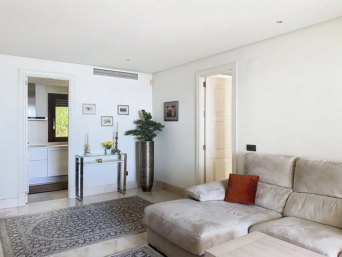 Middle Floor Apartment in Estepona