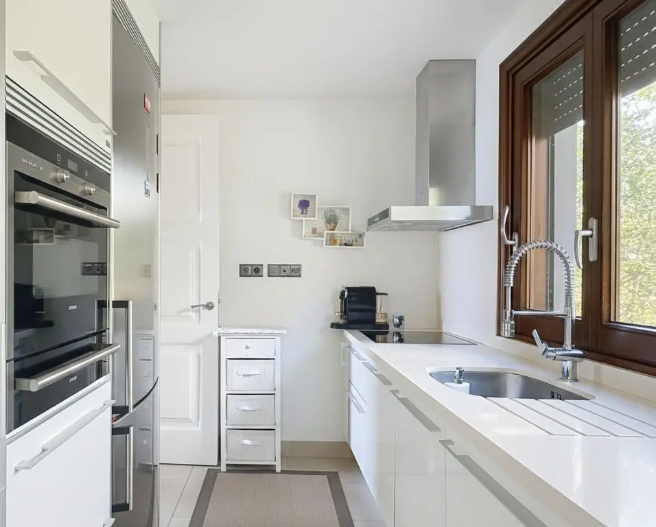 Middle Floor Apartment in Estepona