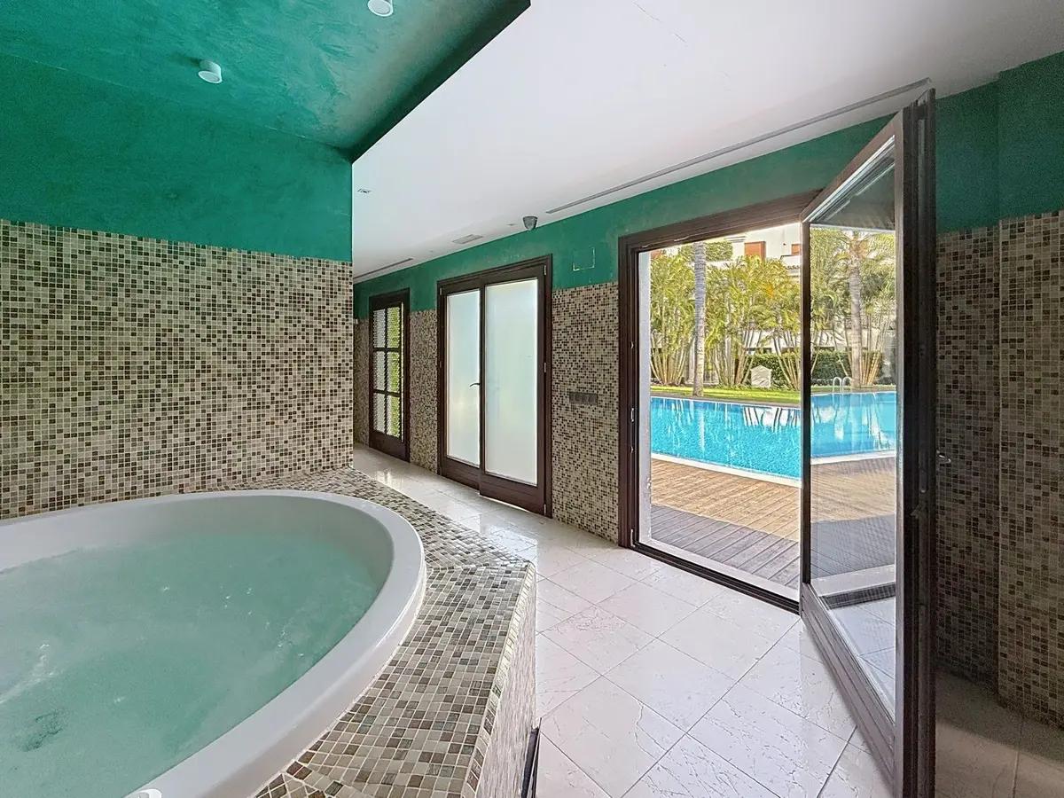 Middle Floor Apartment in Estepona