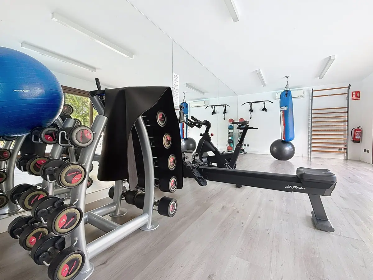 Middle Floor Apartment in Estepona