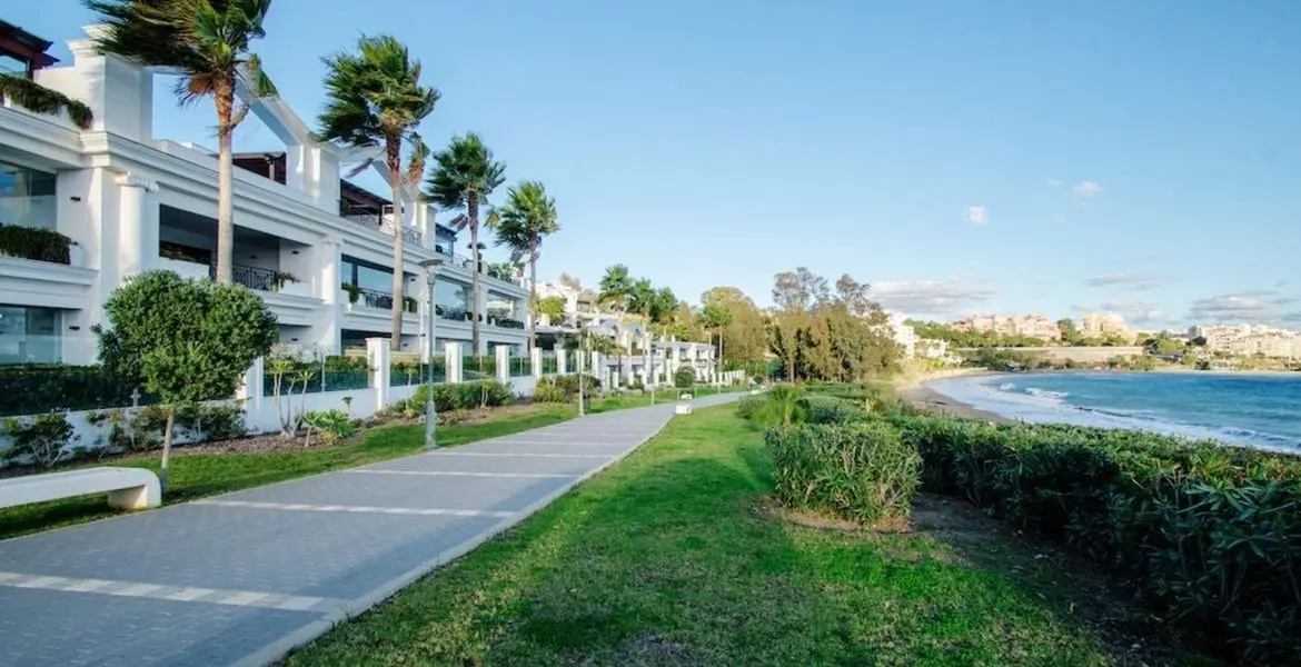 Middle Floor Apartment in Estepona