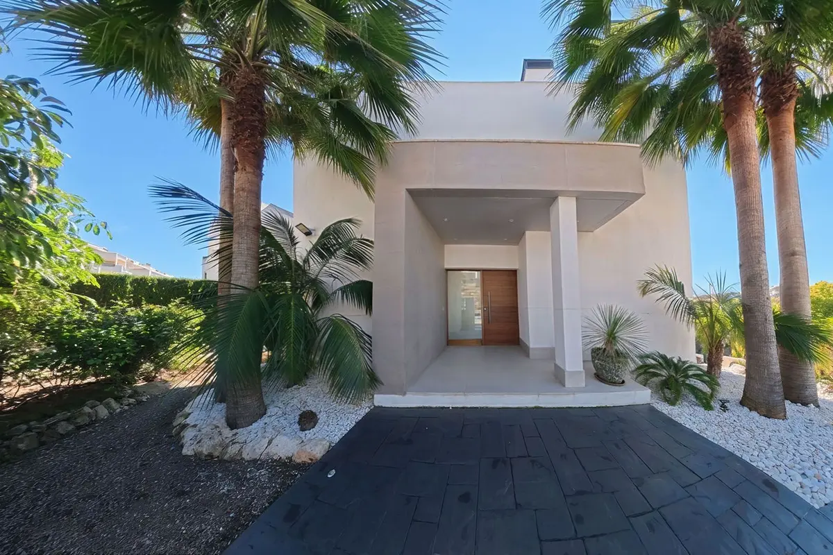 Detached Villa in Selwo