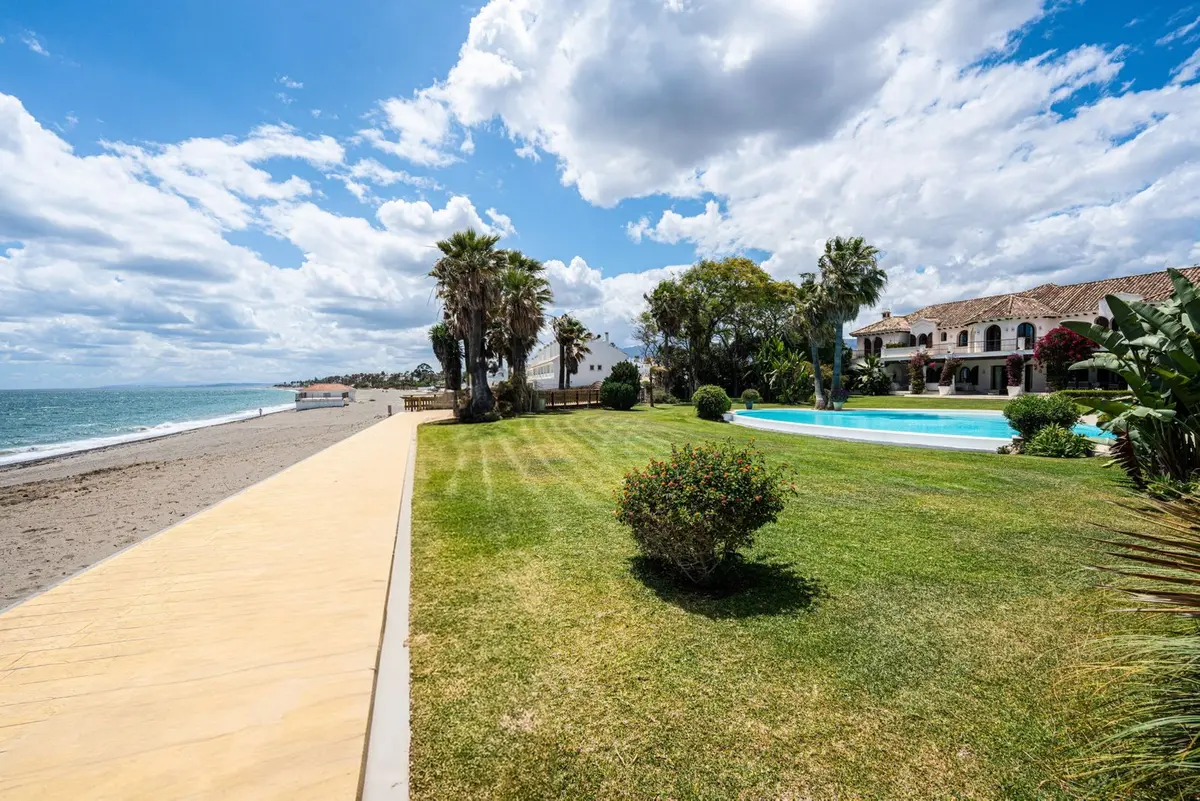 Detached Villa in Estepona
