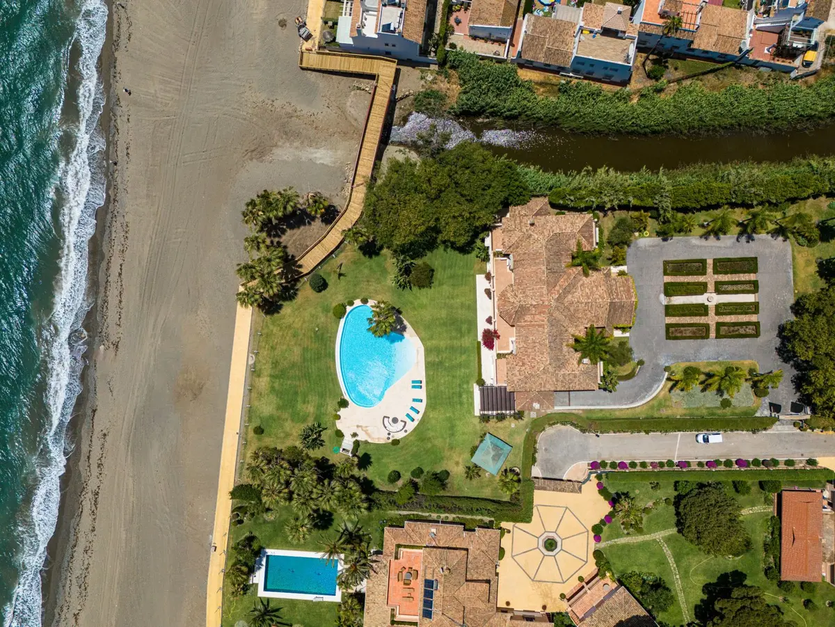 Detached Villa in Estepona
