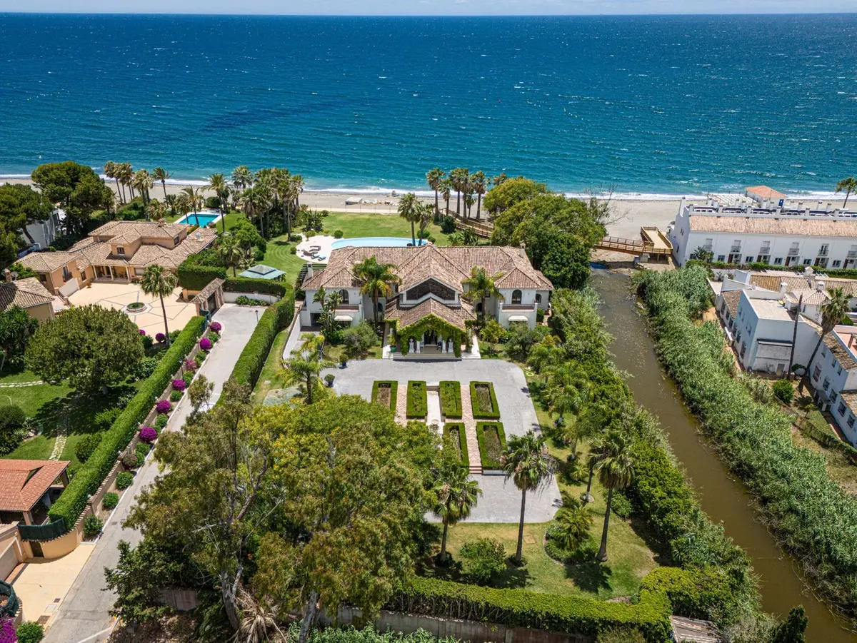 Detached Villa in Estepona