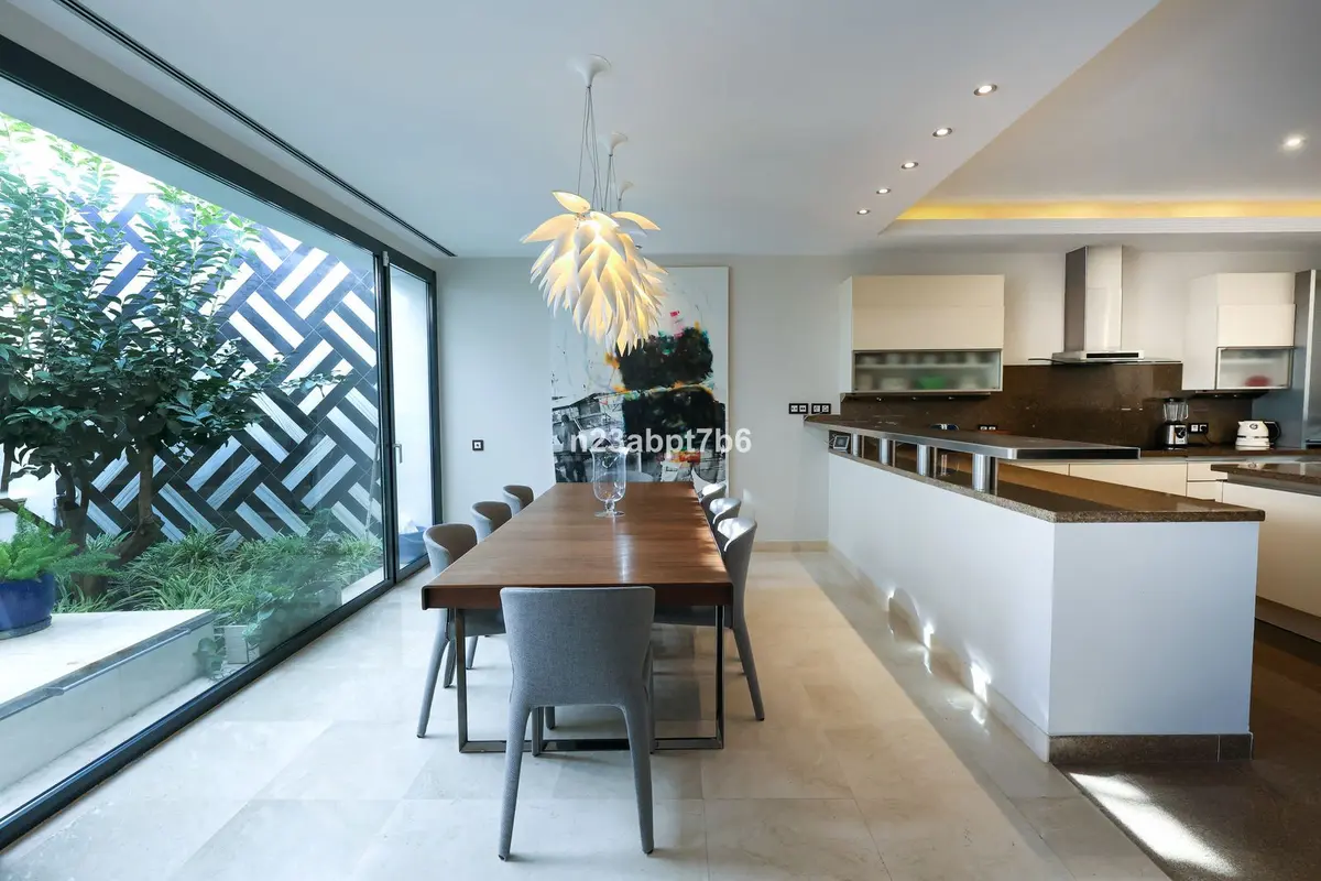 Detached Villa in Puerto Banús
