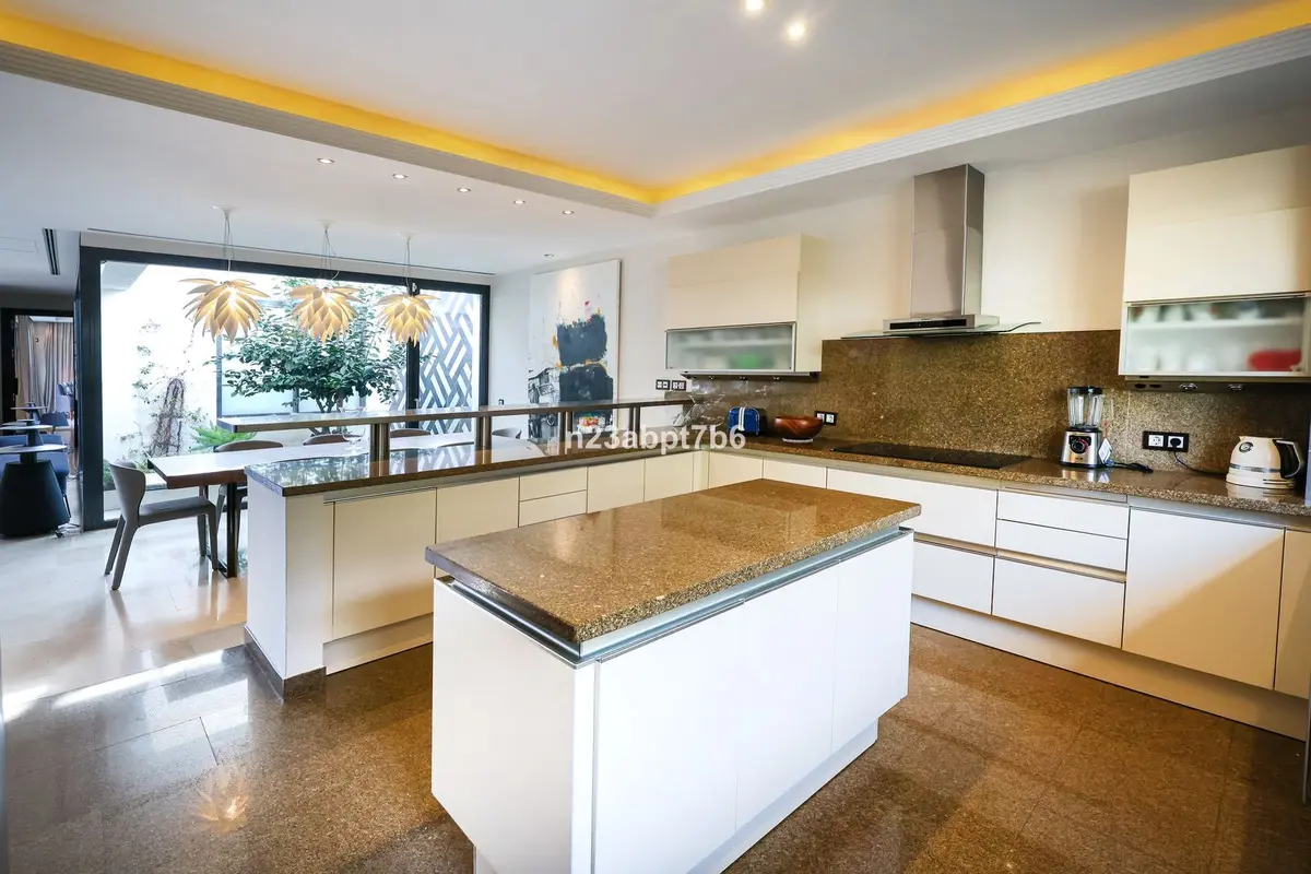 Detached Villa in Puerto Banús
