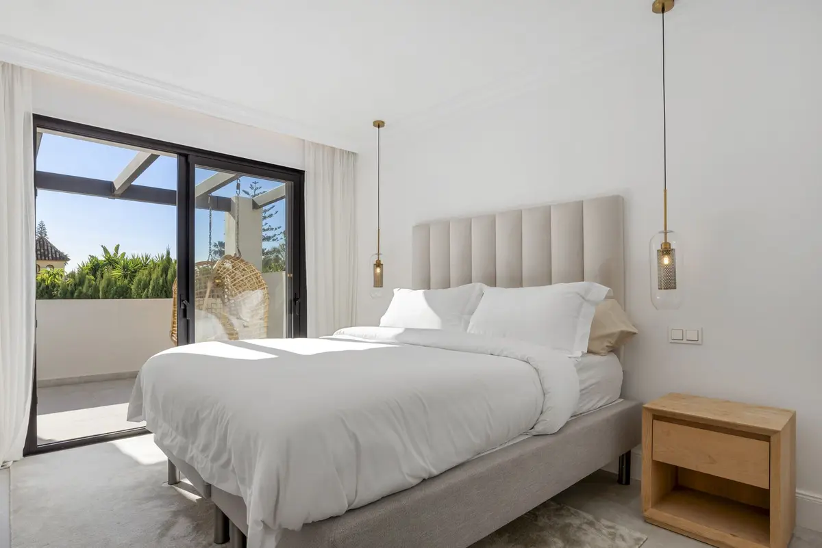 Detached Villa in Nueva Andalucía