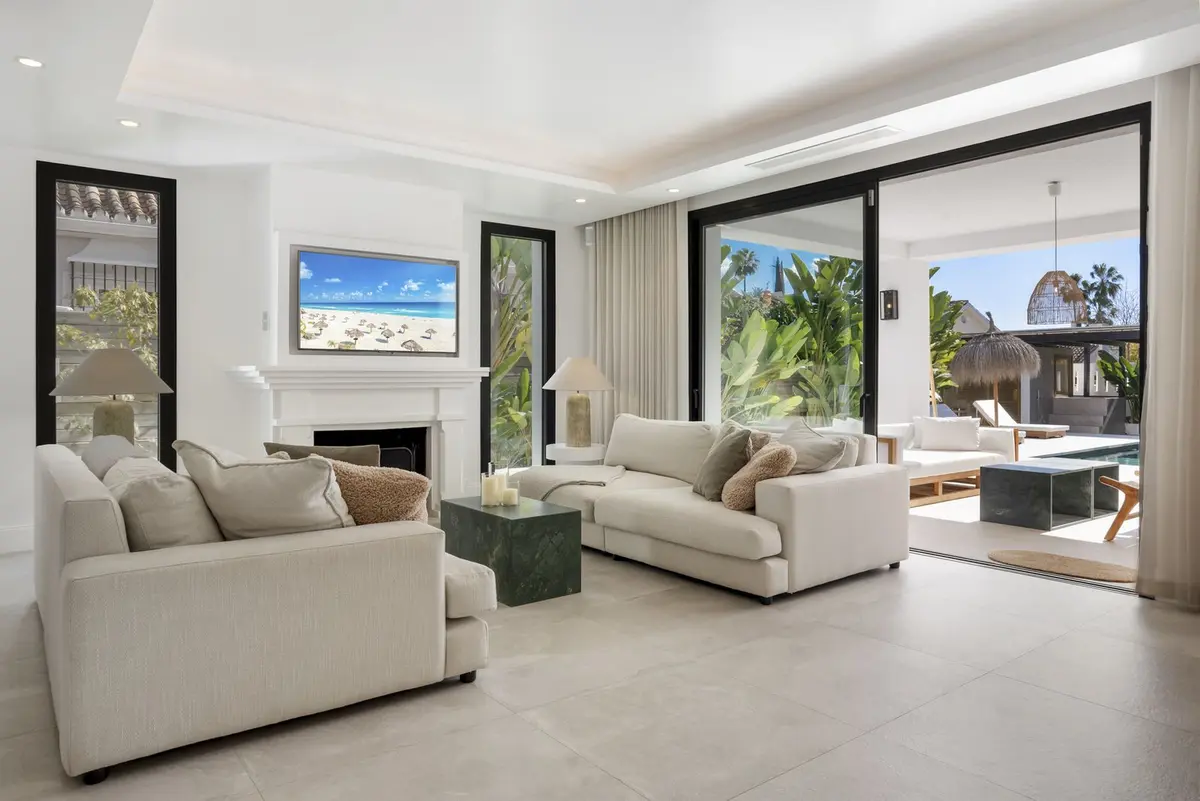 Detached Villa in Nueva Andalucía