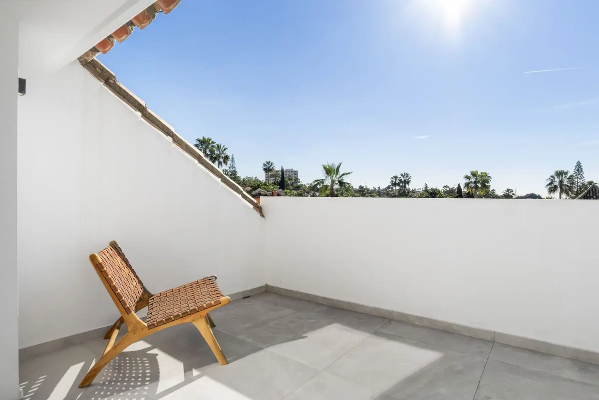Detached Villa in Nueva Andalucía