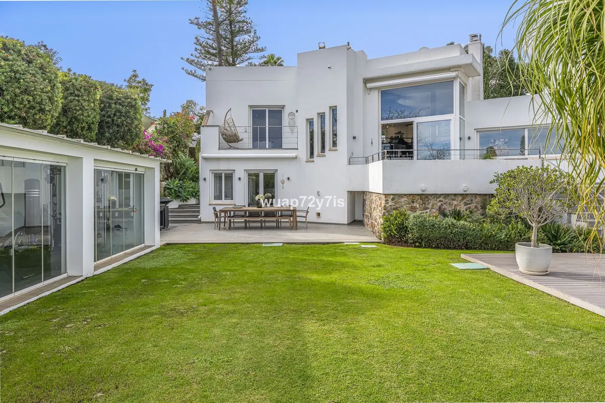 Detached Villa in Guadalmina Alta