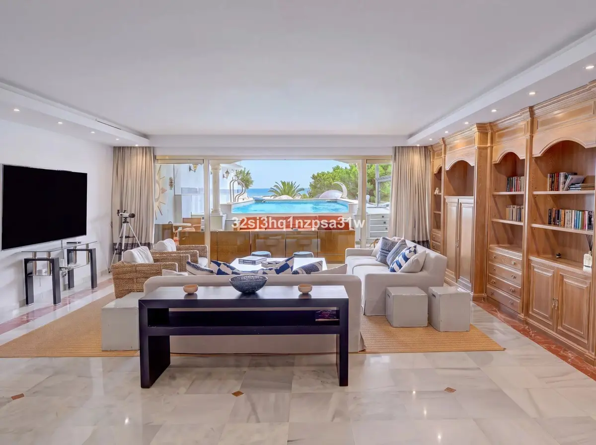 Middle Floor Apartment in Puerto Banús
