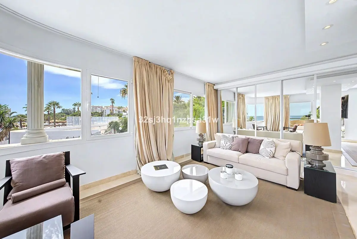 Middle Floor Apartment in Puerto Banús