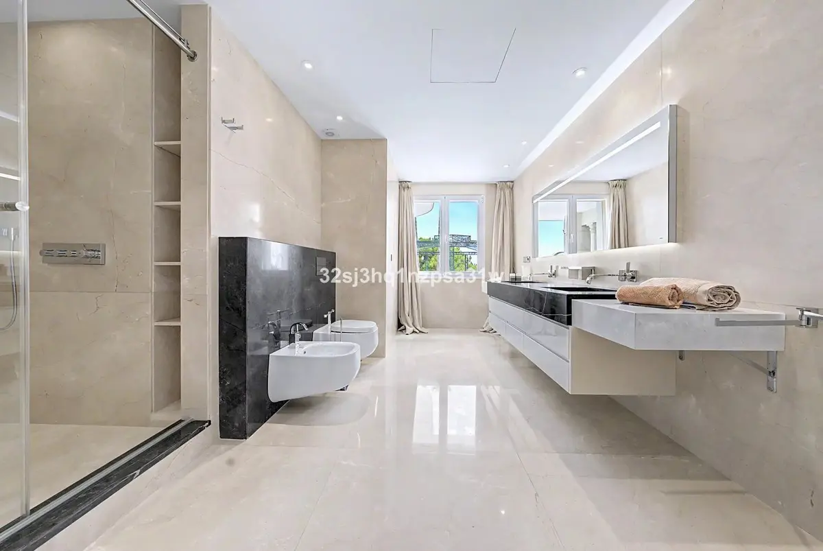 Middle Floor Apartment in Puerto Banús