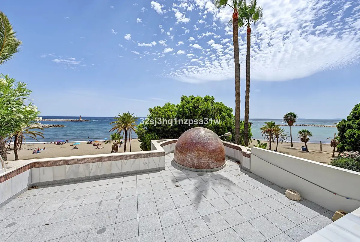 Middle Floor Apartment in Puerto Banús