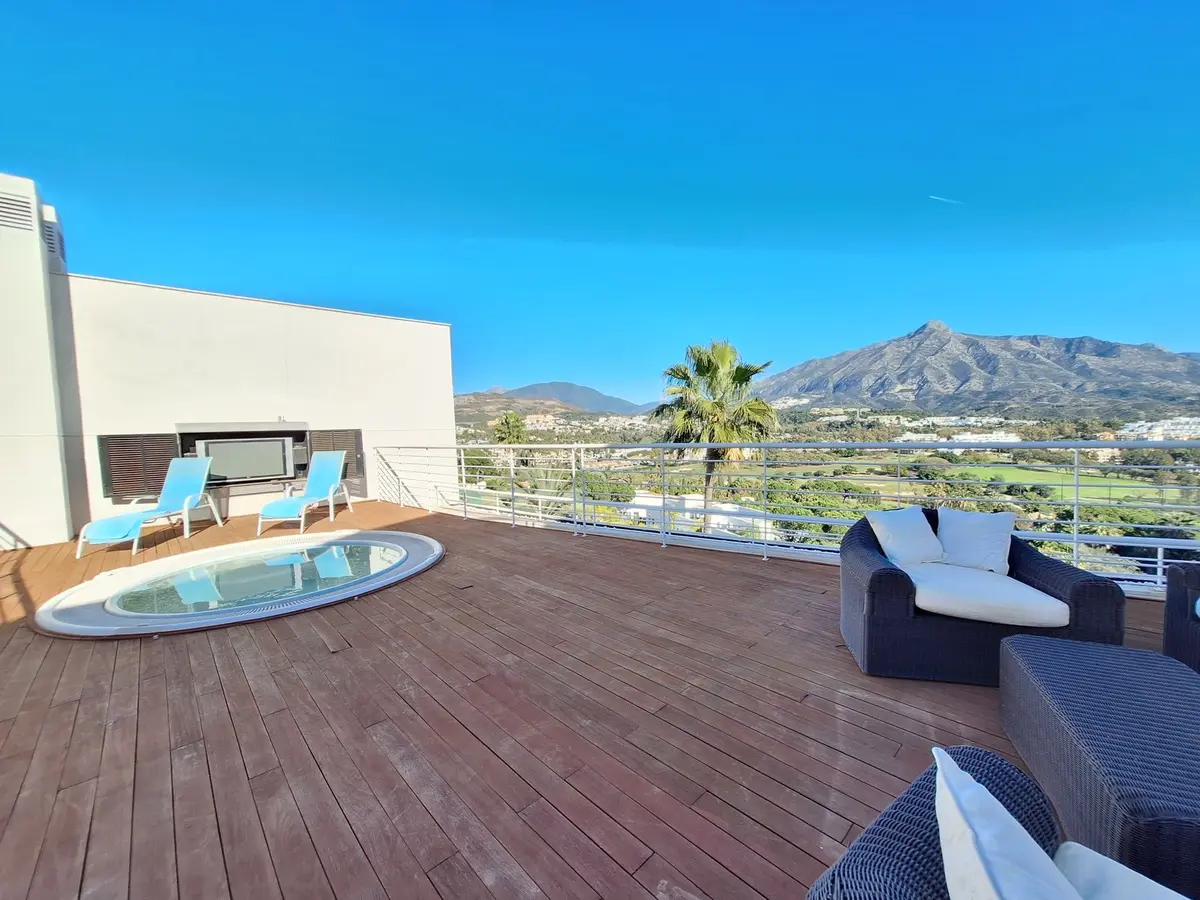 Penthouse Duplex in Nueva Andalucía