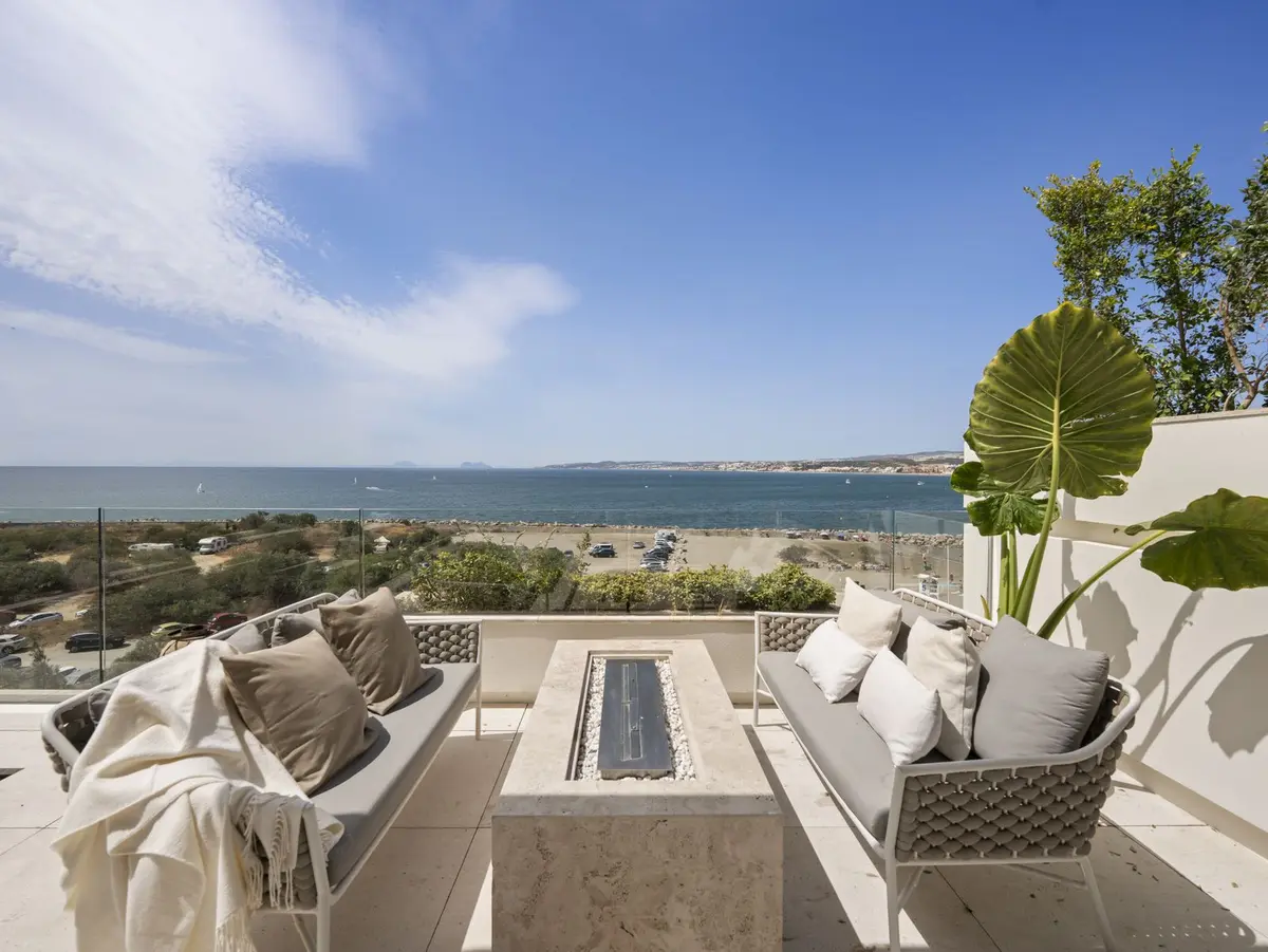 Middle Floor Apartment in Estepona