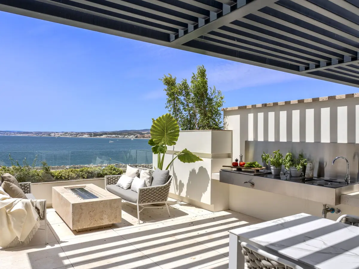 Middle Floor Apartment in Estepona