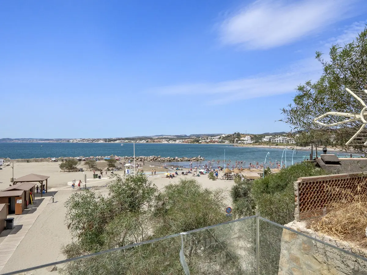 Middle Floor Apartment in Estepona