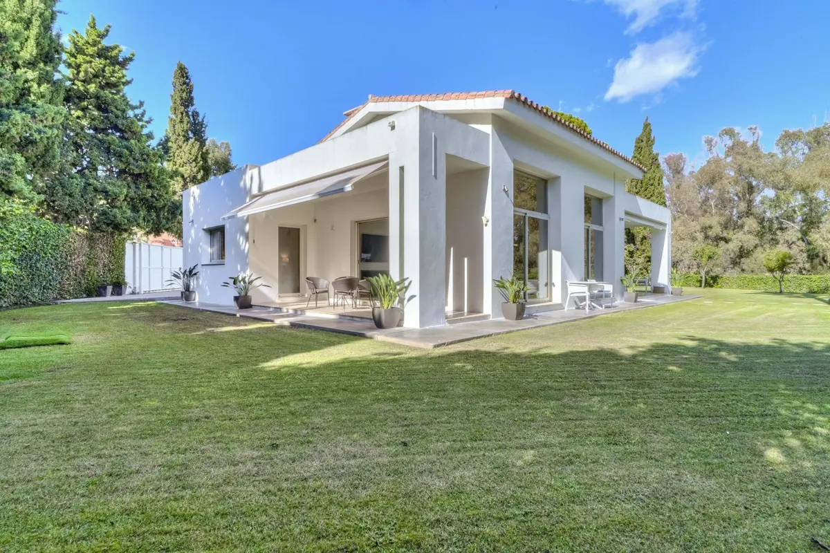 Detached Villa in Guadalmina Baja