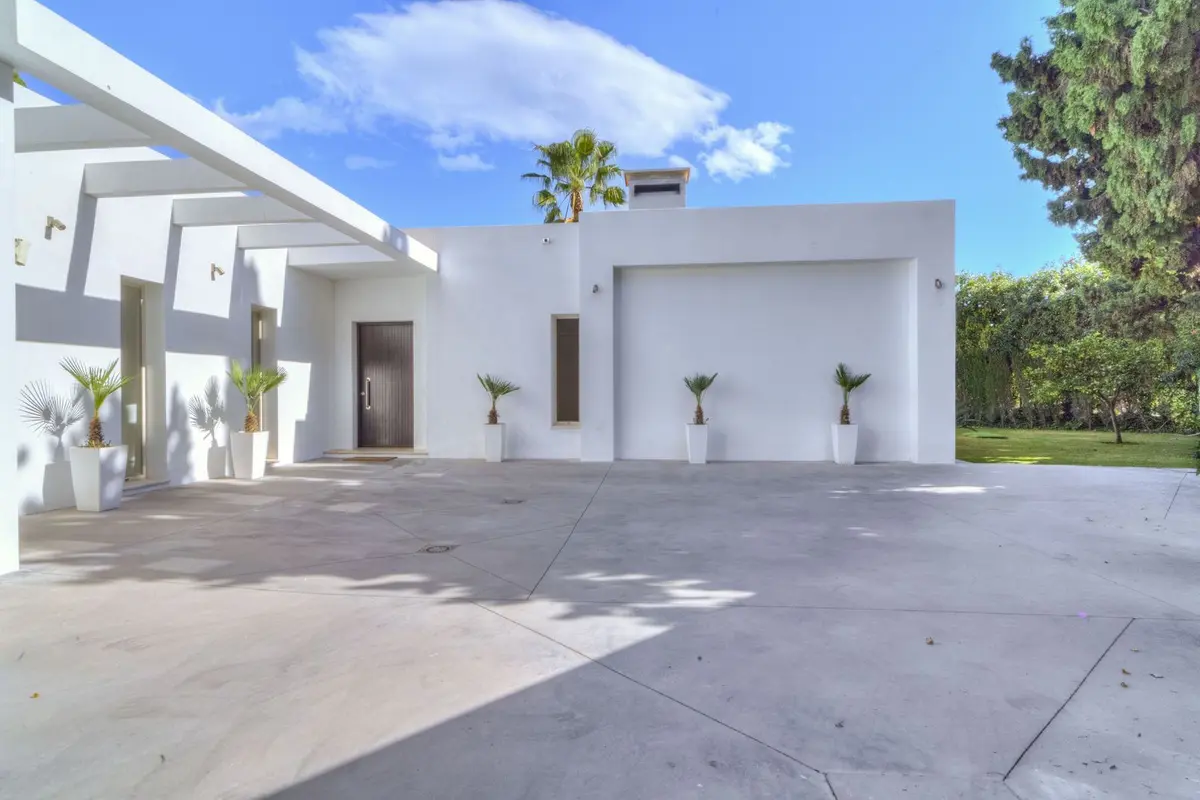 Detached Villa in Guadalmina Baja