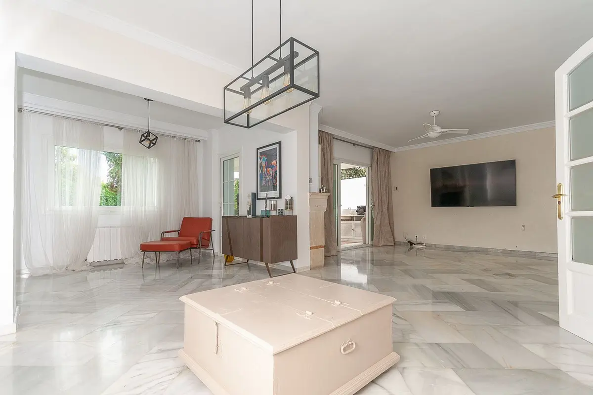 Detached Villa in Elviria