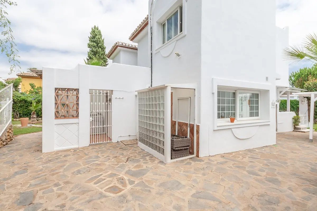 Detached Villa in Elviria