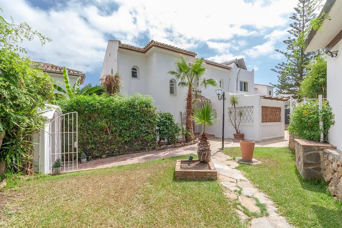 Detached Villa in Elviria